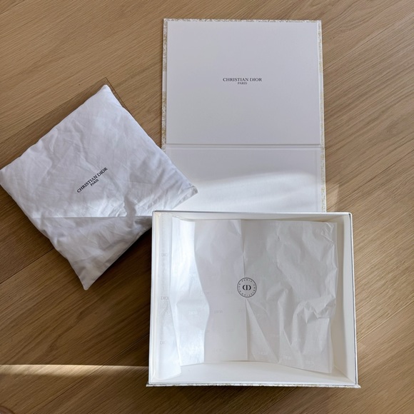 Christian Dior La Collection Privée Dior Holiday Gift Box Limited - Picture 2 of 12